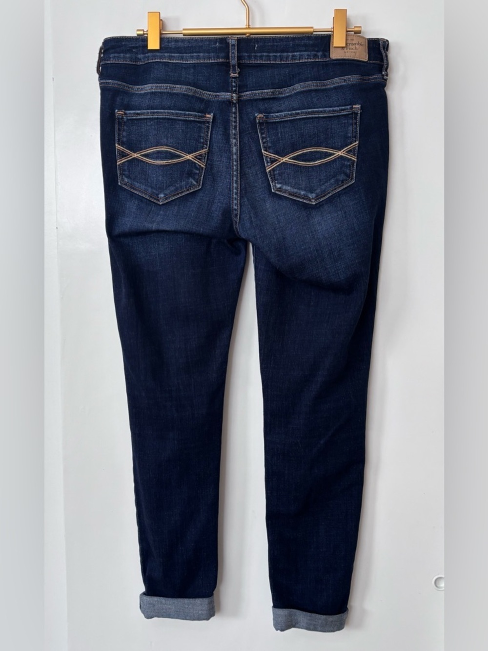 Abercrombie & Fitch| Mid-Rise Straight Leg Cuffed Dark Blue Denim Jeans Sz 28/29 - Picture 3 of 4